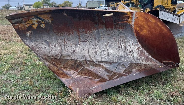 image for item DP5934 Austin Western motor grader snow plow