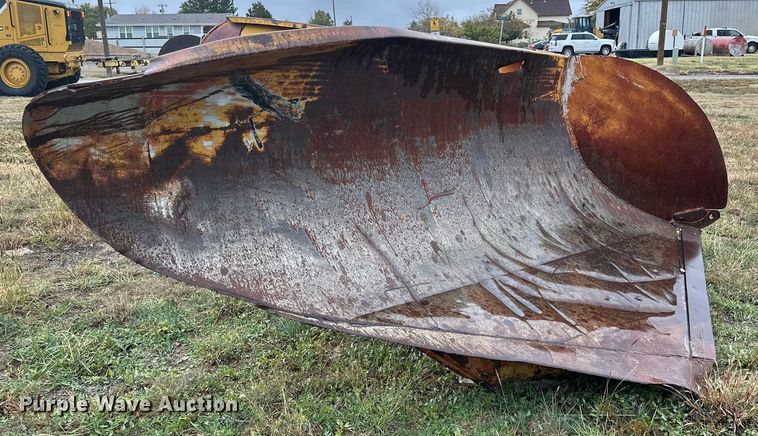 image for item DP5934 Austin Western motor grader snow plow