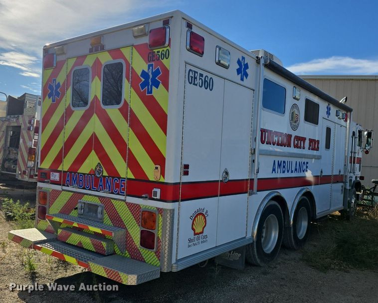 image for item DQ5285 1988 Freightliner  FL112 rescue vehicle