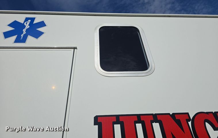 image for item DQ5285 1988 Freightliner  FL112 rescue vehicle