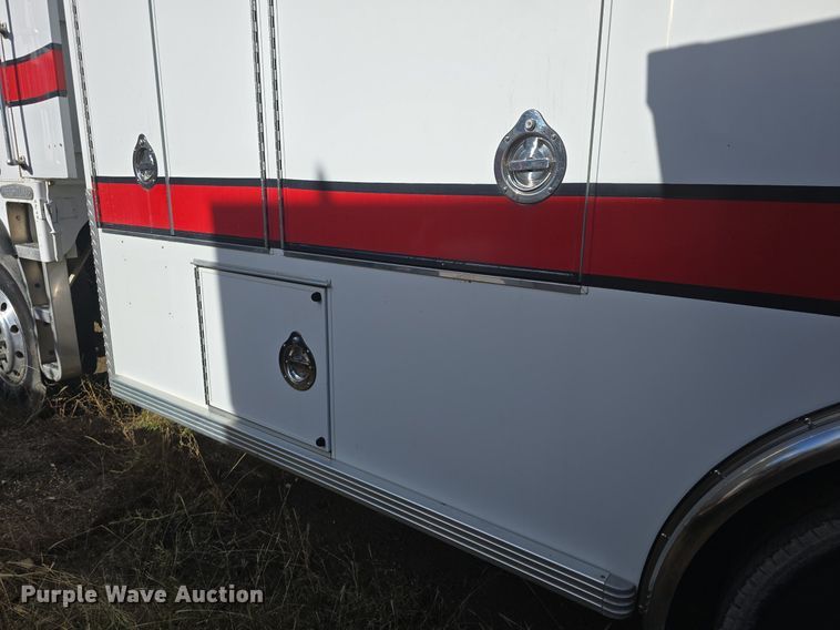 image for item DQ5285 1988 Freightliner  FL112 rescue vehicle