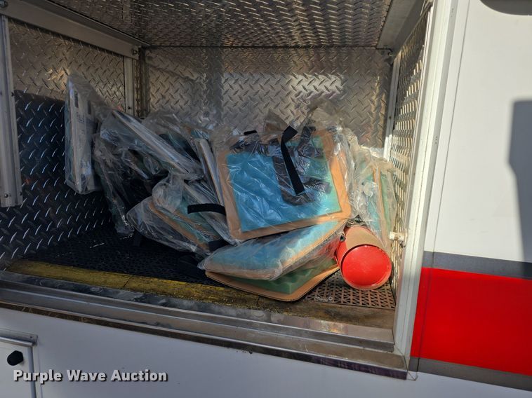 image for item DQ5285 1988 Freightliner  FL112 rescue vehicle