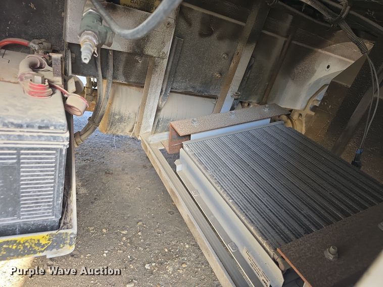 image for item DQ5285 1988 Freightliner  FL112 rescue vehicle