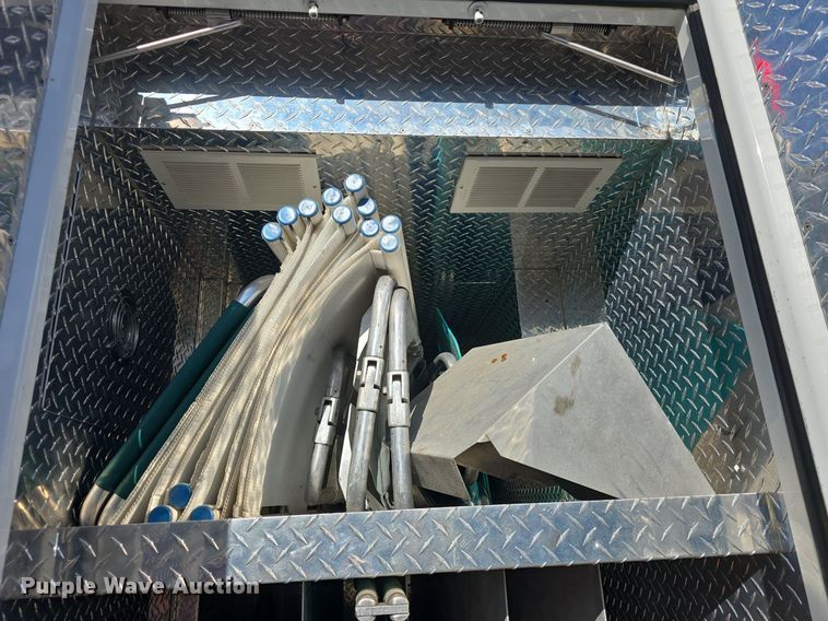 image for item DQ5285 1988 Freightliner  FL112 rescue vehicle