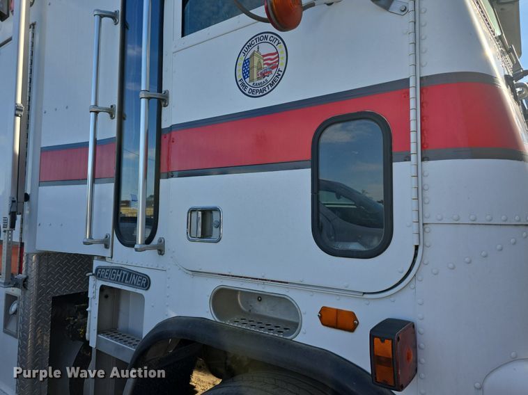 image for item DQ5285 1988 Freightliner  FL112 rescue vehicle