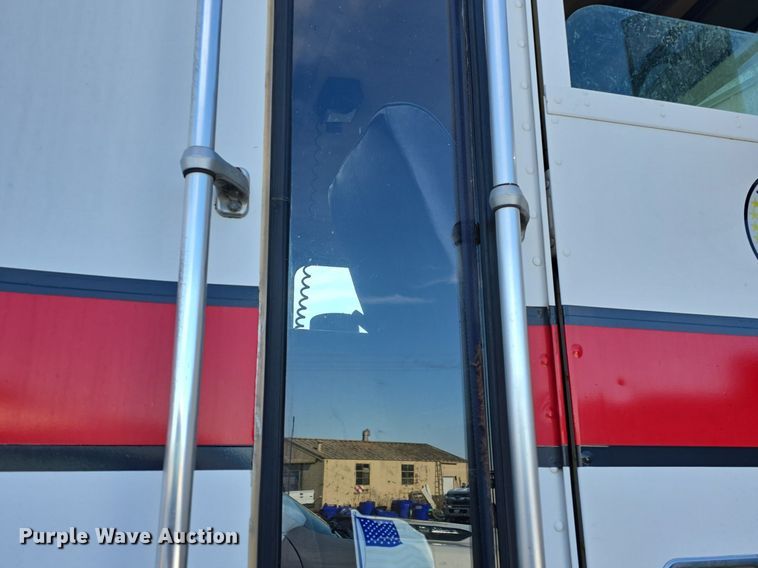 image for item DQ5285 1988 Freightliner  FL112 rescue vehicle