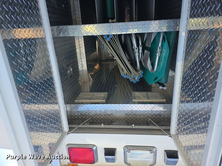 image for item DQ5285 1988 Freightliner  FL112 rescue vehicle