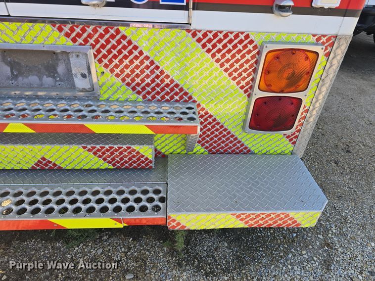 image for item DQ5285 1988 Freightliner  FL112 rescue vehicle
