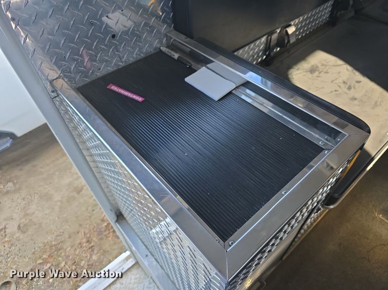 image for item DQ5285 1988 Freightliner  FL112 rescue vehicle