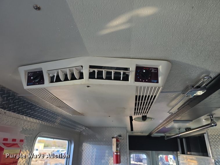 image for item DQ5285 1988 Freightliner  FL112 rescue vehicle