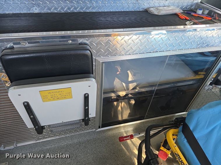 image for item DQ5285 1988 Freightliner  FL112 rescue vehicle