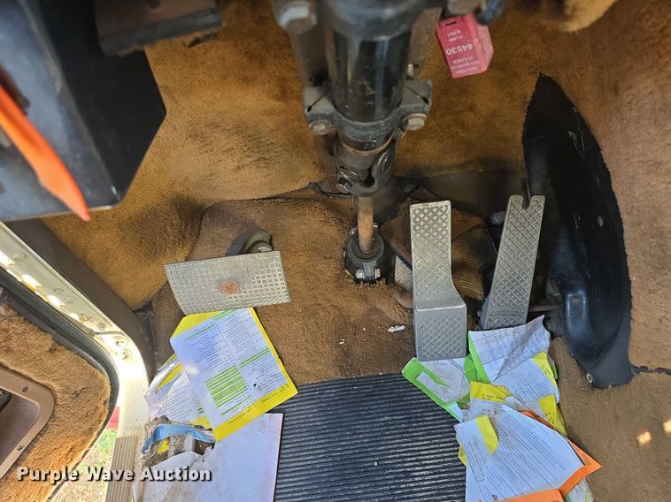 image for item DQ5285 1988 Freightliner  FL112 rescue vehicle