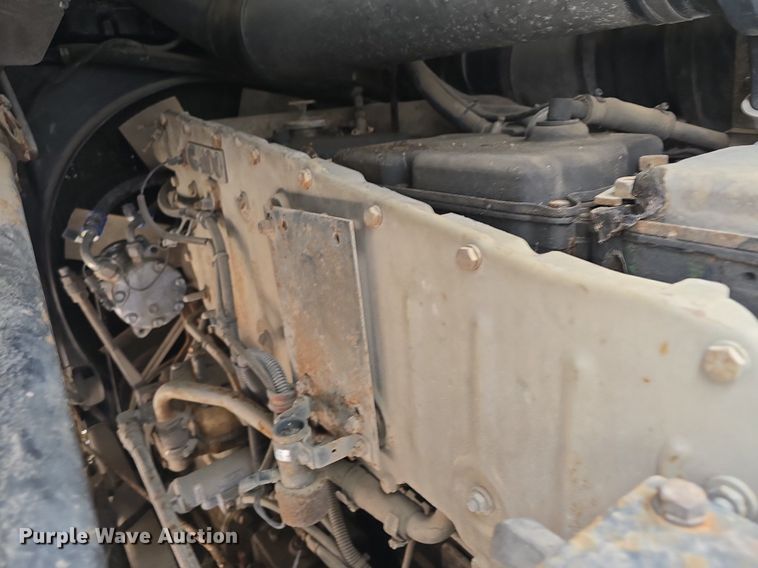 image for item DQ5285 1988 Freightliner  FL112 rescue vehicle