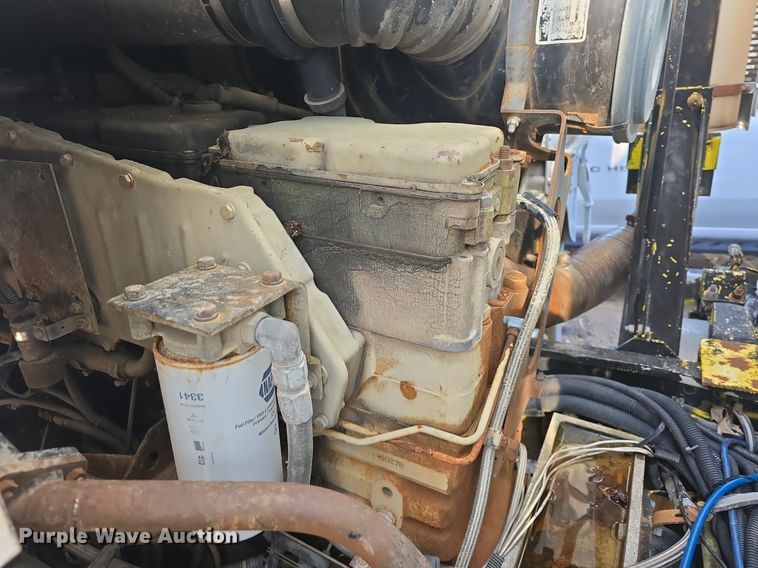 image for item DQ5285 1988 Freightliner  FL112 rescue vehicle