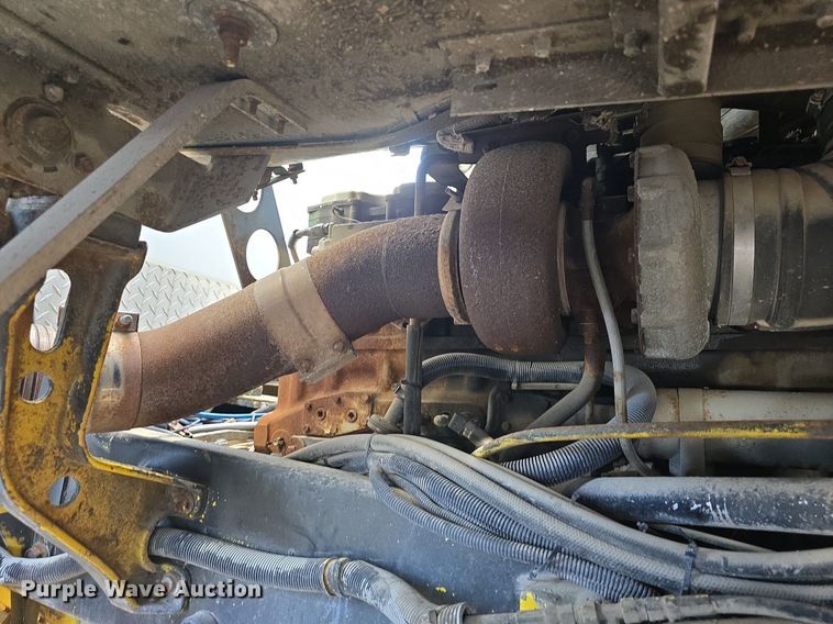 image for item DQ5285 1988 Freightliner  FL112 rescue vehicle