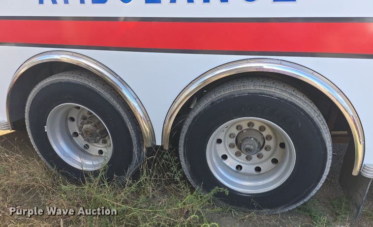 image for item DQ5285 1988 Freightliner  FL112 rescue vehicle