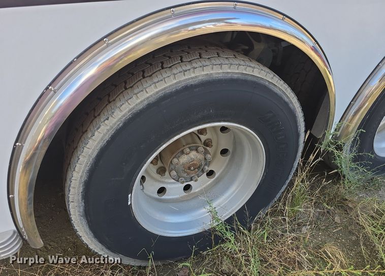 image for item DQ5285 1988 Freightliner  FL112 rescue vehicle