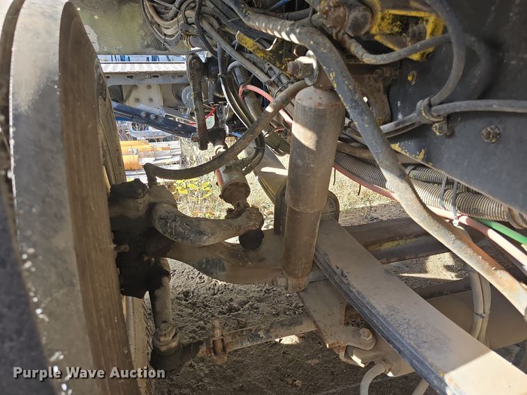 image for item DQ5285 1988 Freightliner  FL112 rescue vehicle