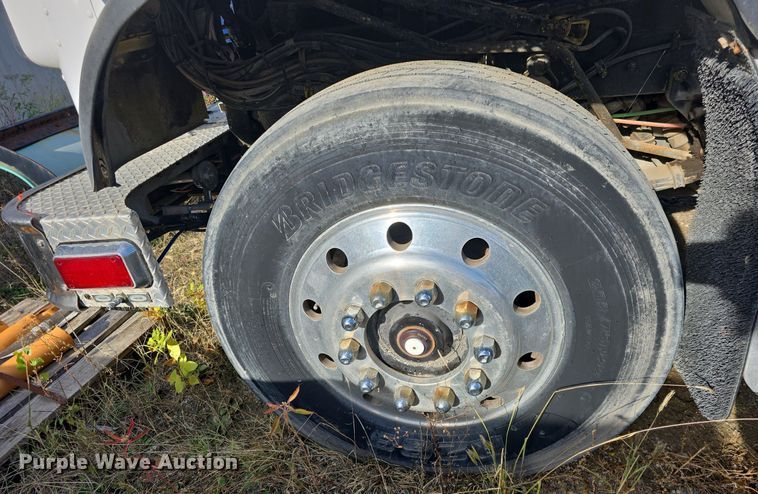 image for item DQ5285 1988 Freightliner  FL112 rescue vehicle