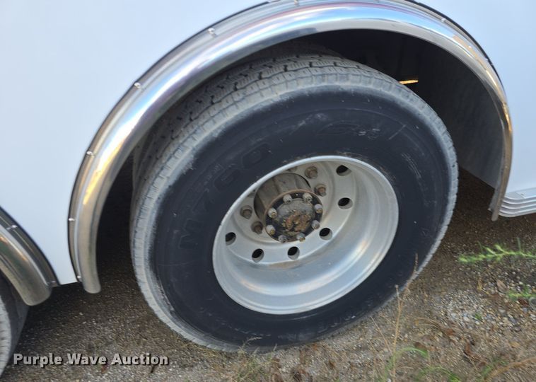 image for item DQ5285 1988 Freightliner  FL112 rescue vehicle