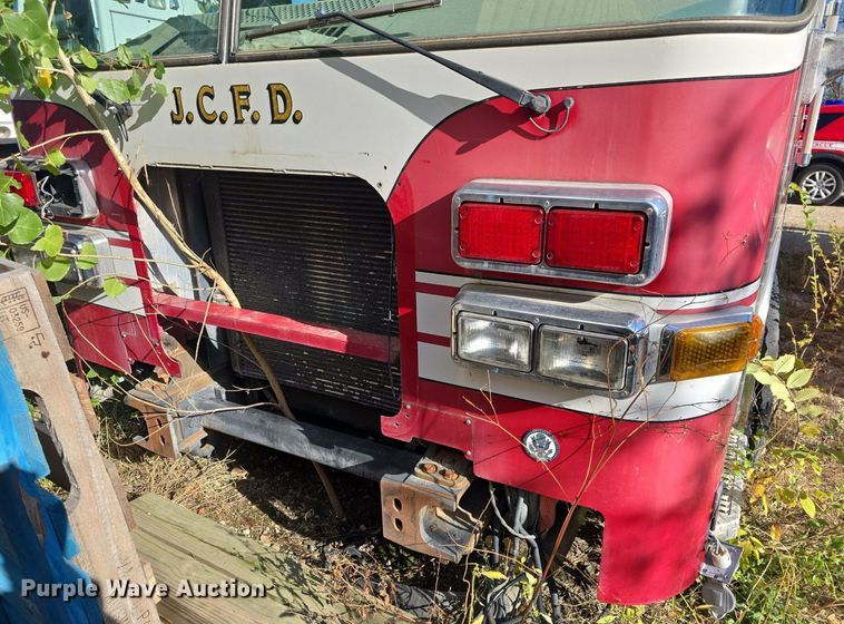 image for item DQ5286 2006 Pierce Arrow XT pumper fire truck