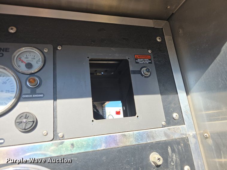 image for item DQ5286 2006 Pierce Arrow XT pumper fire truck