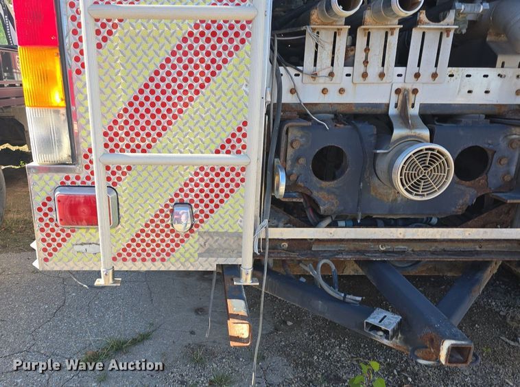 image for item DQ5286 2006 Pierce Arrow XT pumper fire truck