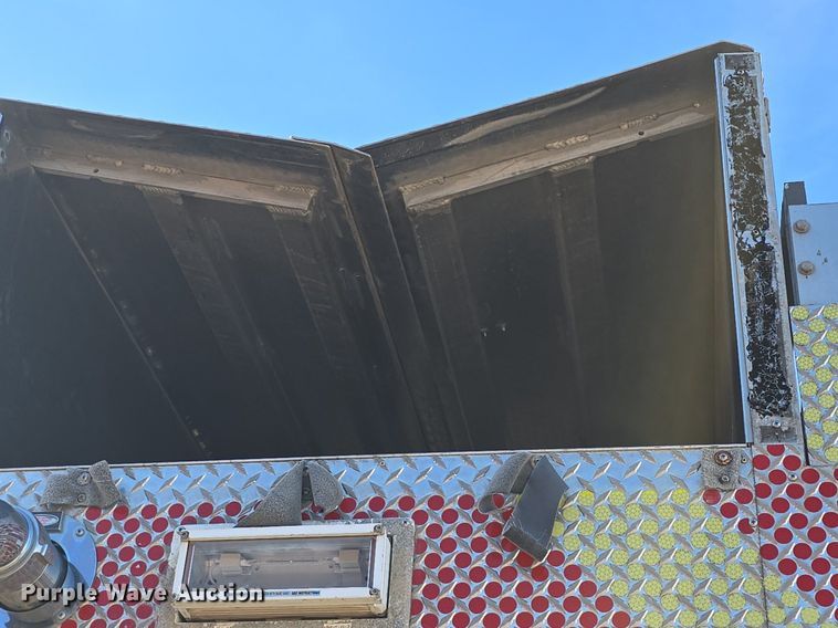 image for item DQ5286 2006 Pierce Arrow XT pumper fire truck