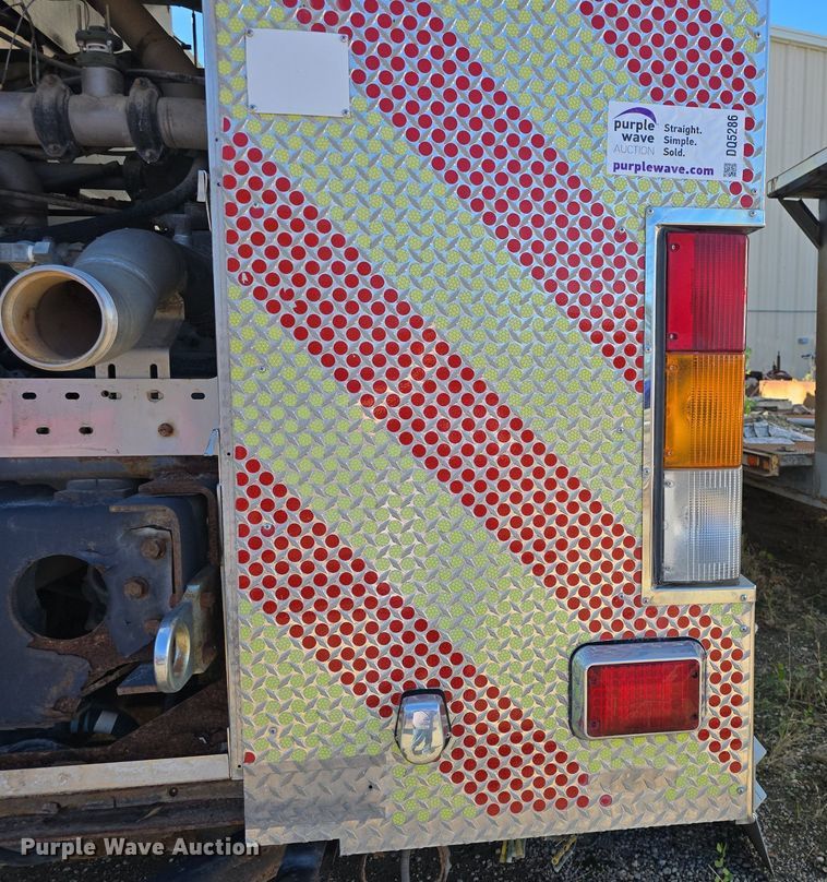 image for item DQ5286 2006 Pierce Arrow XT pumper fire truck