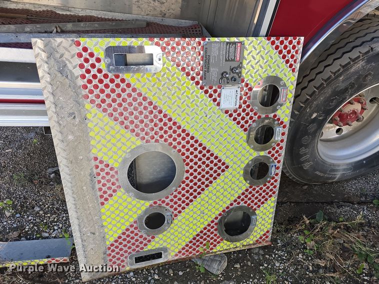 image for item DQ5286 2006 Pierce Arrow XT pumper fire truck