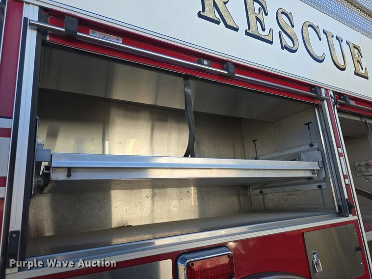 image for item DQ5286 2006 Pierce Arrow XT pumper fire truck