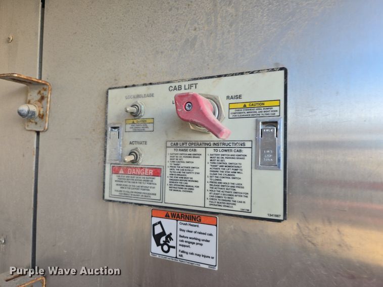 image for item DQ5286 2006 Pierce Arrow XT pumper fire truck