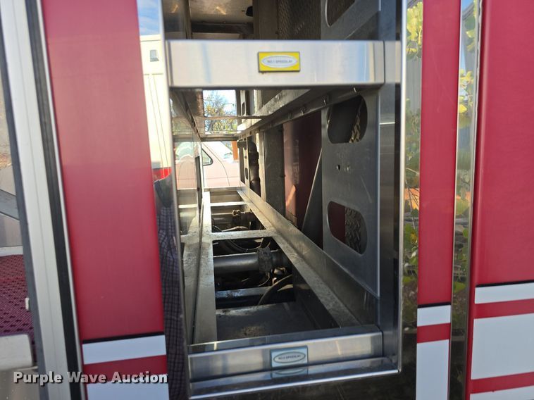 image for item DQ5286 2006 Pierce Arrow XT pumper fire truck