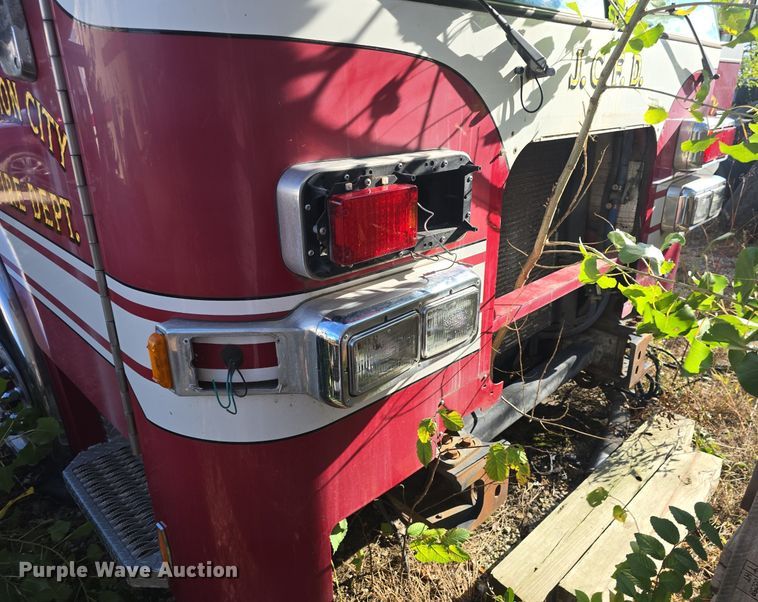 image for item DQ5286 2006 Pierce Arrow XT pumper fire truck