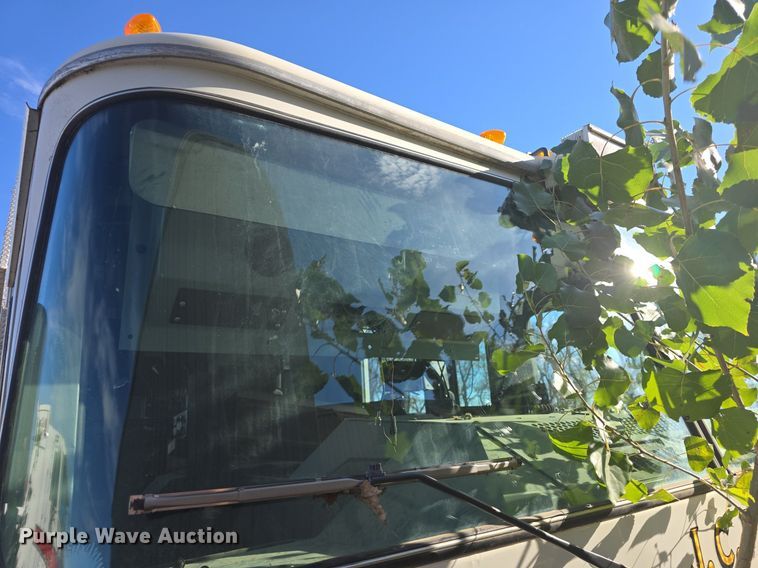 image for item DQ5286 2006 Pierce Arrow XT pumper fire truck