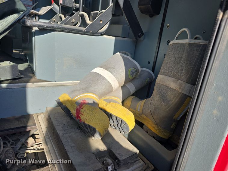 image for item DQ5286 2006 Pierce Arrow XT pumper fire truck