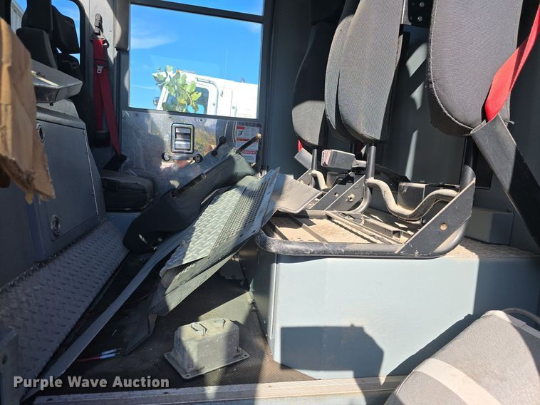 image for item DQ5286 2006 Pierce Arrow XT pumper fire truck