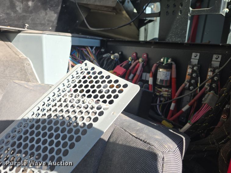 image for item DQ5286 2006 Pierce Arrow XT pumper fire truck