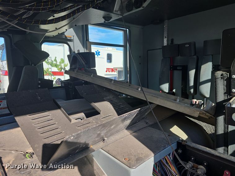 image for item DQ5286 2006 Pierce Arrow XT pumper fire truck