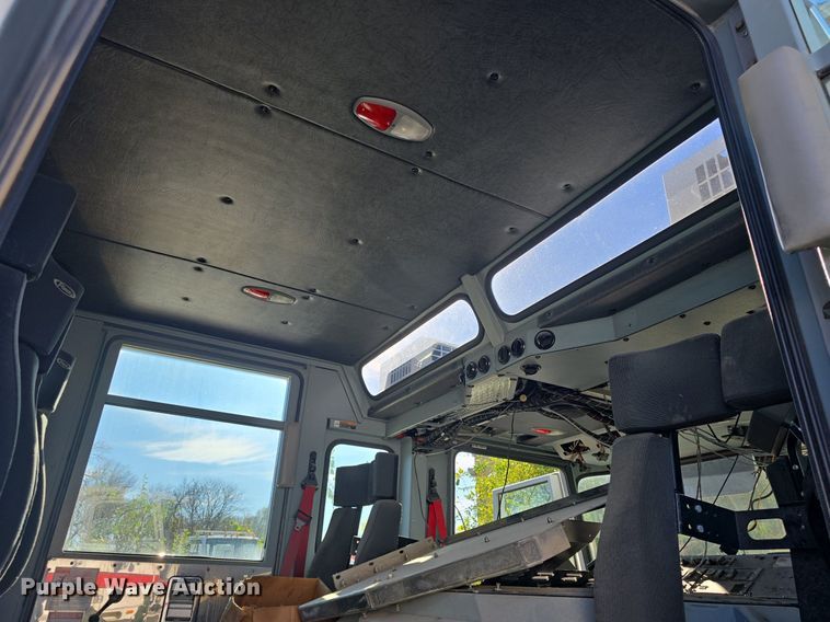 image for item DQ5286 2006 Pierce Arrow XT pumper fire truck