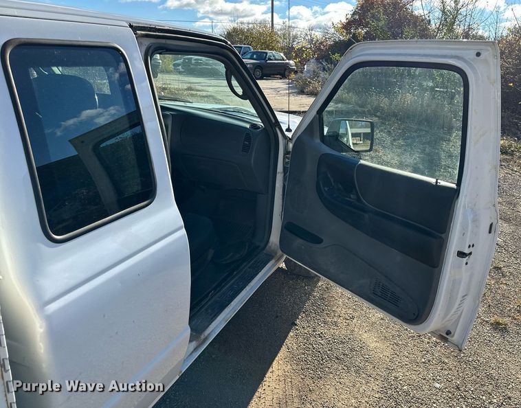 image for item DR2763 2008 Ford Ranger R15S SuperCab utility bed pickup truck