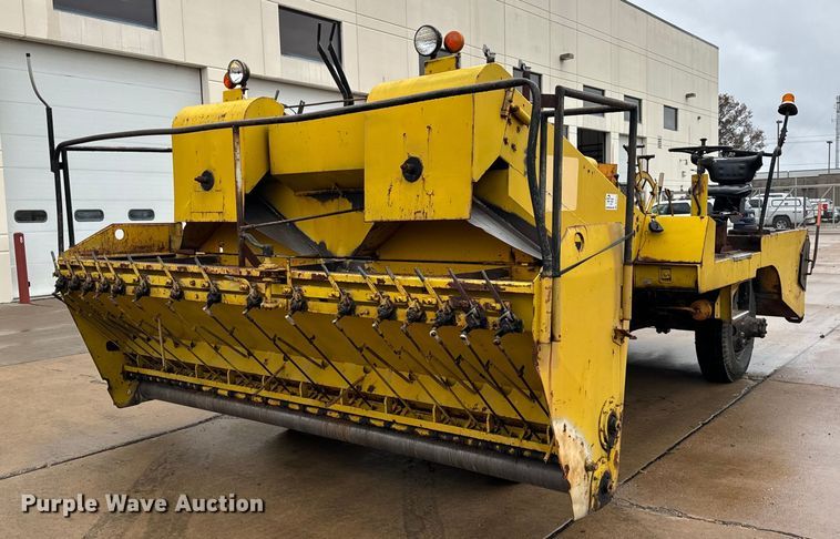 image for item DT2118 Etnyer  chip spreader