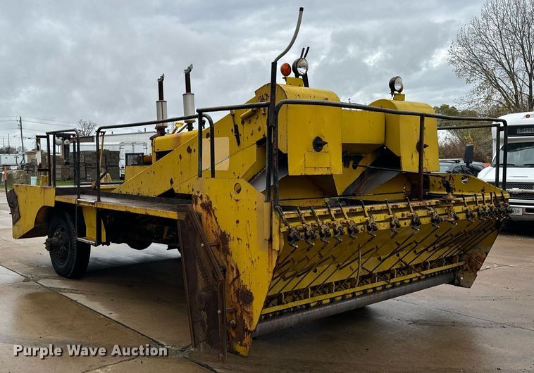 image for item DT2118 Etnyer  chip spreader