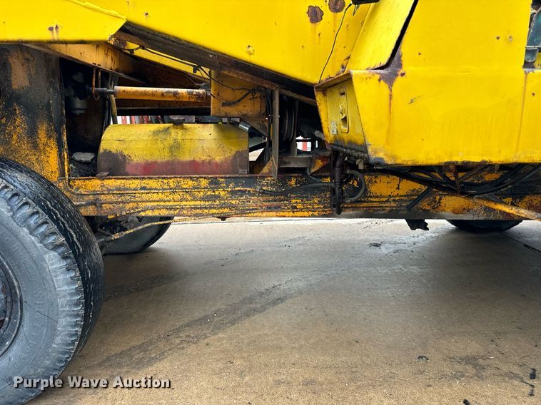 image for item DT2118 Etnyer  chip spreader