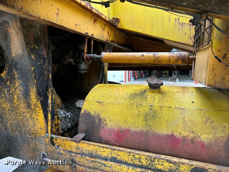 image for item DT2118 Etnyer  chip spreader