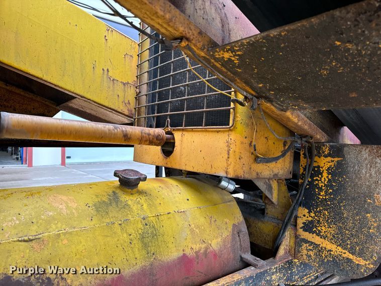 image for item DT2118 Etnyer  chip spreader