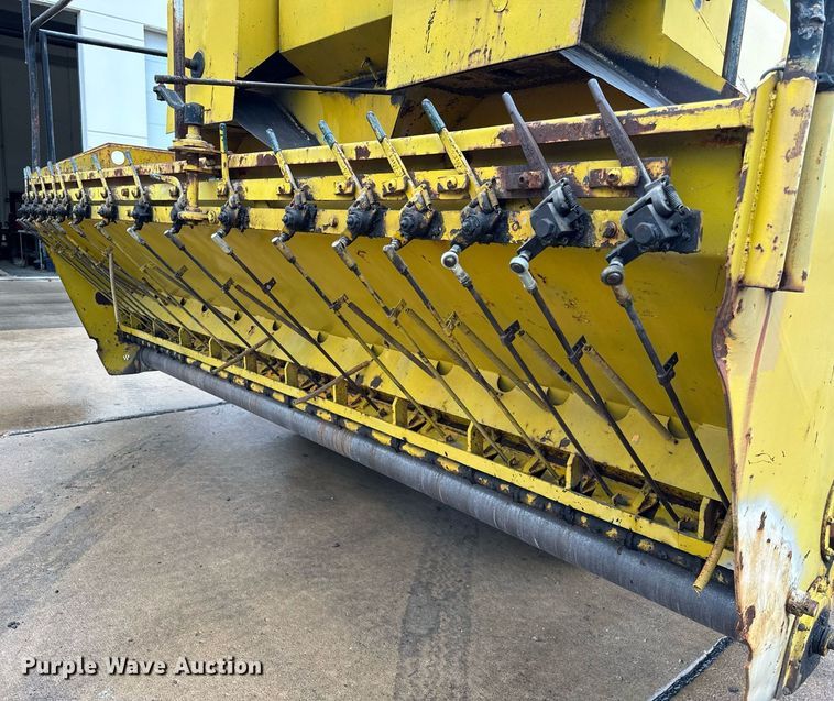 image for item DT2118 Etnyer  chip spreader