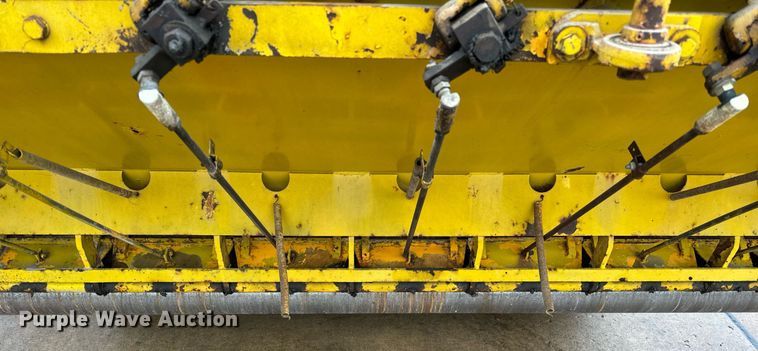 image for item DT2118 Etnyer  chip spreader