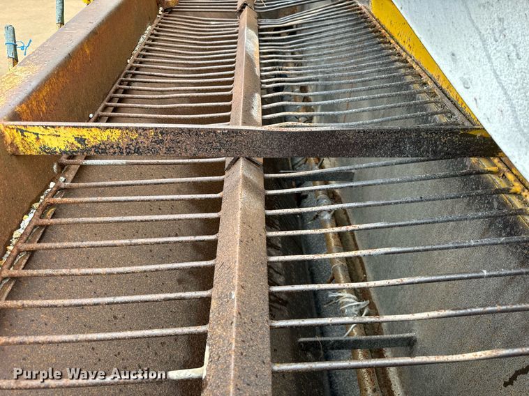 image for item DT2118 Etnyer  chip spreader