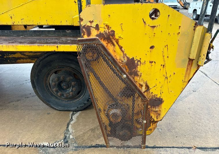 image for item DT2118 Etnyer  chip spreader